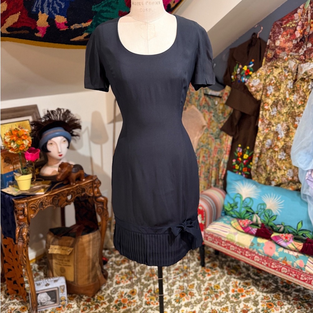 VTG Alberta Ferretti Black Short Sleeve Knee Length Dress‎ Pleated Hem Bow - 12